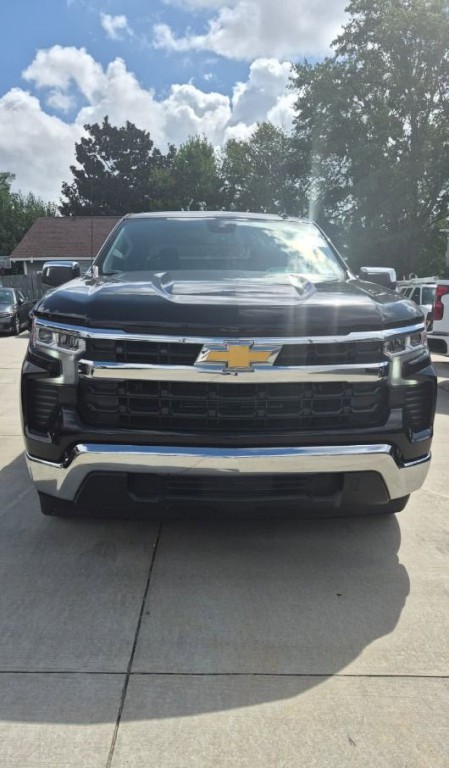 2023 Chevrolet Silverado 1500 Image 2