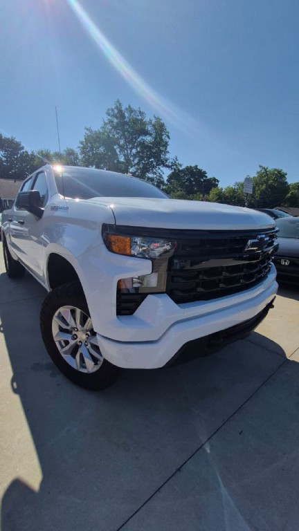 2024 Chevrolet Silverado 1500 Image 1