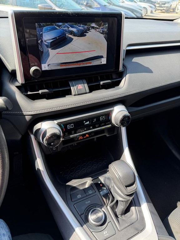 2024 Toyota Rav4 Image 3