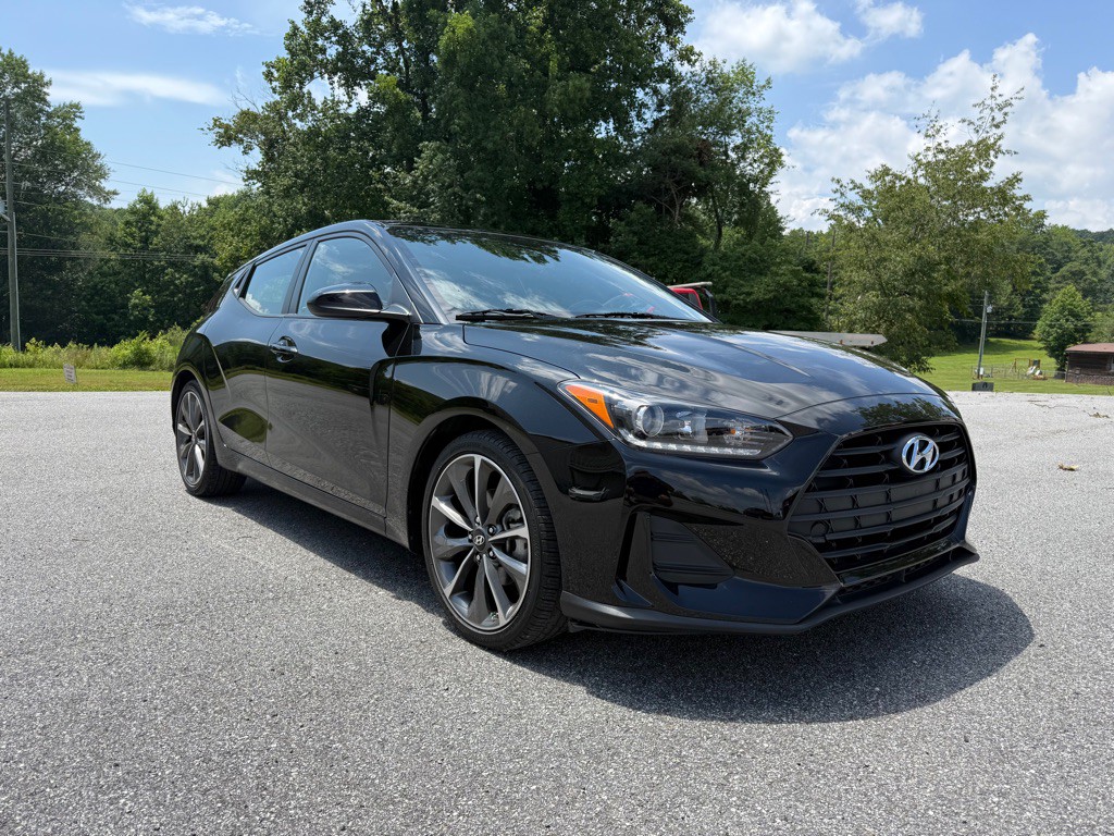 2020 Hyundai Veloster Image 2