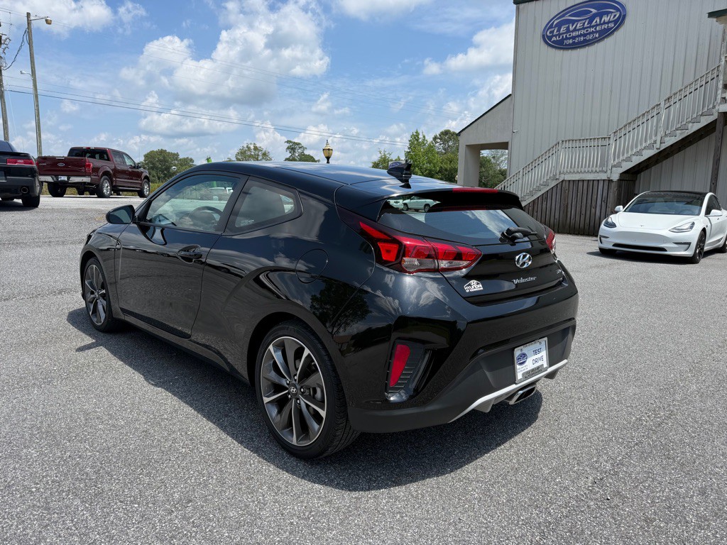 2020 Hyundai Veloster Image 6