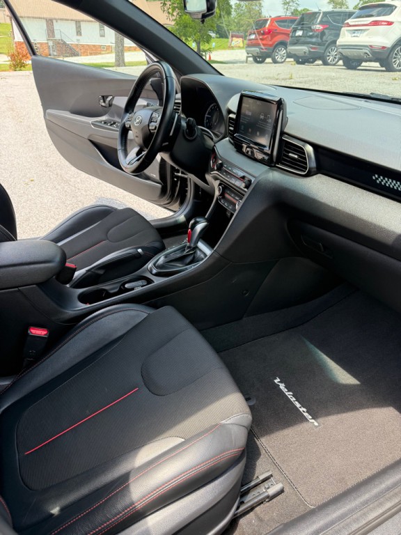 2020 Hyundai Veloster Image 11