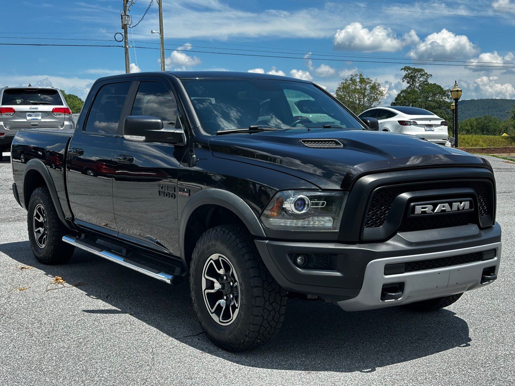 2016 RAM 1500 Image 3