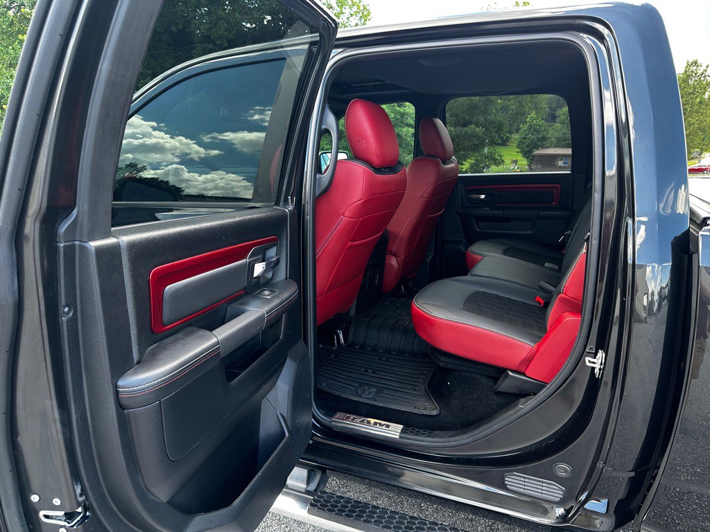 2016 RAM 1500 Image 12