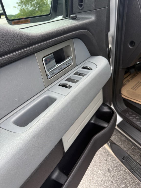 2011 Ford F-150 Image 8