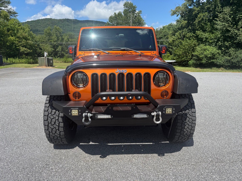 2011 Jeep Wrangler Unlimited Image 2