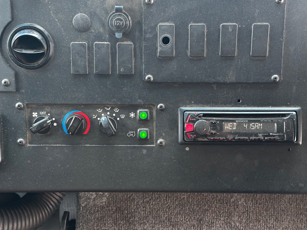 2015 Ford F59 Image 14