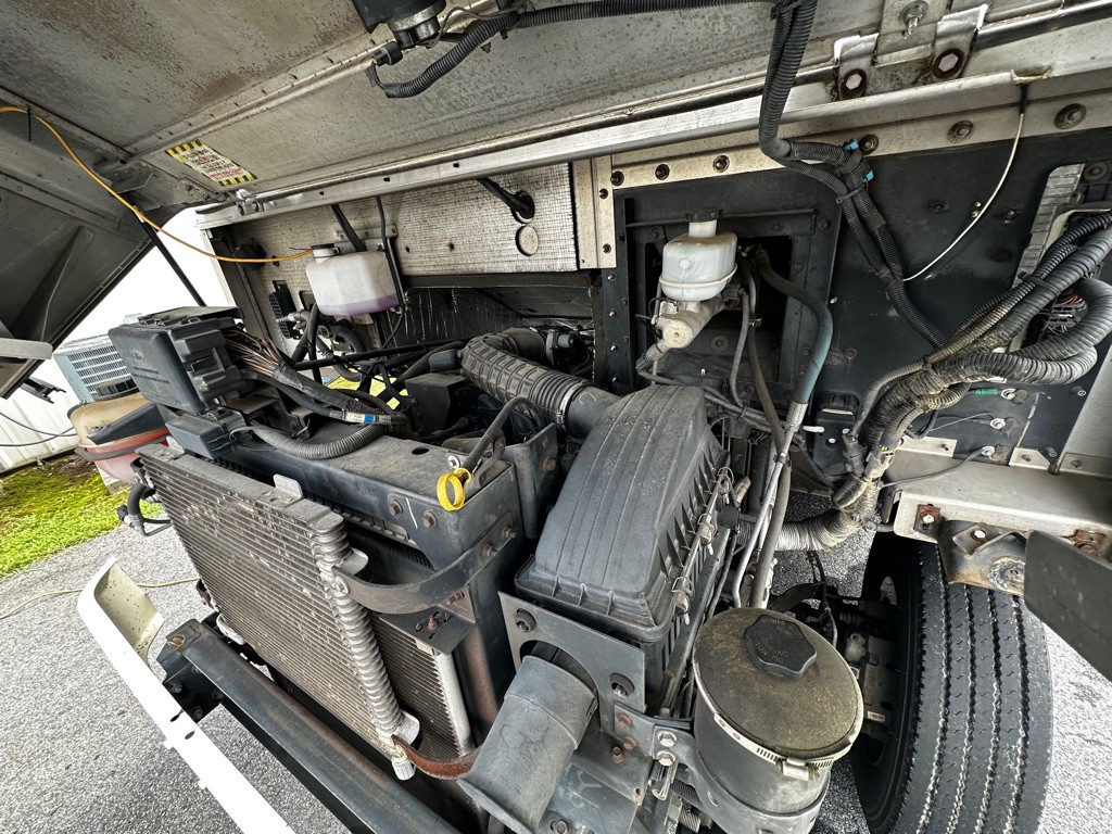 2015 Ford F59 Image 21