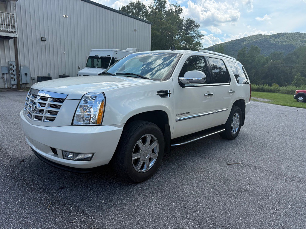 2007 Cadillac Escalade Image 1