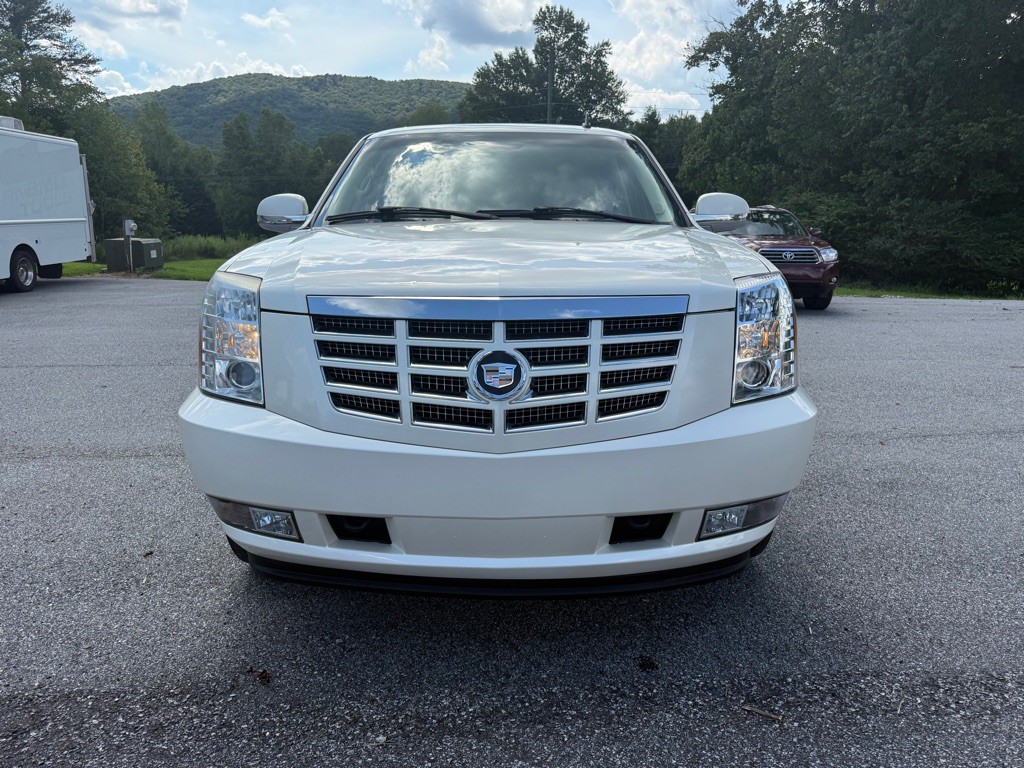 2007 Cadillac Escalade Image 8
