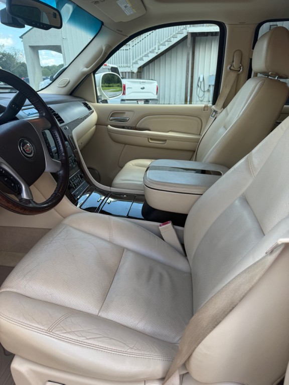 2007 Cadillac Escalade Image 10