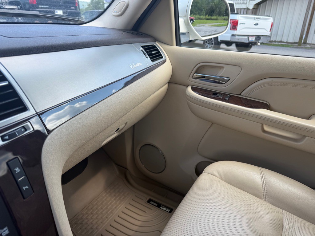 2007 Cadillac Escalade Image 17