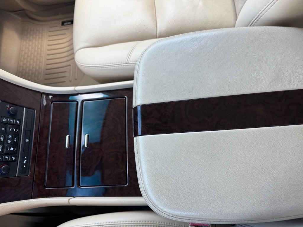 2007 Cadillac Escalade Image 18
