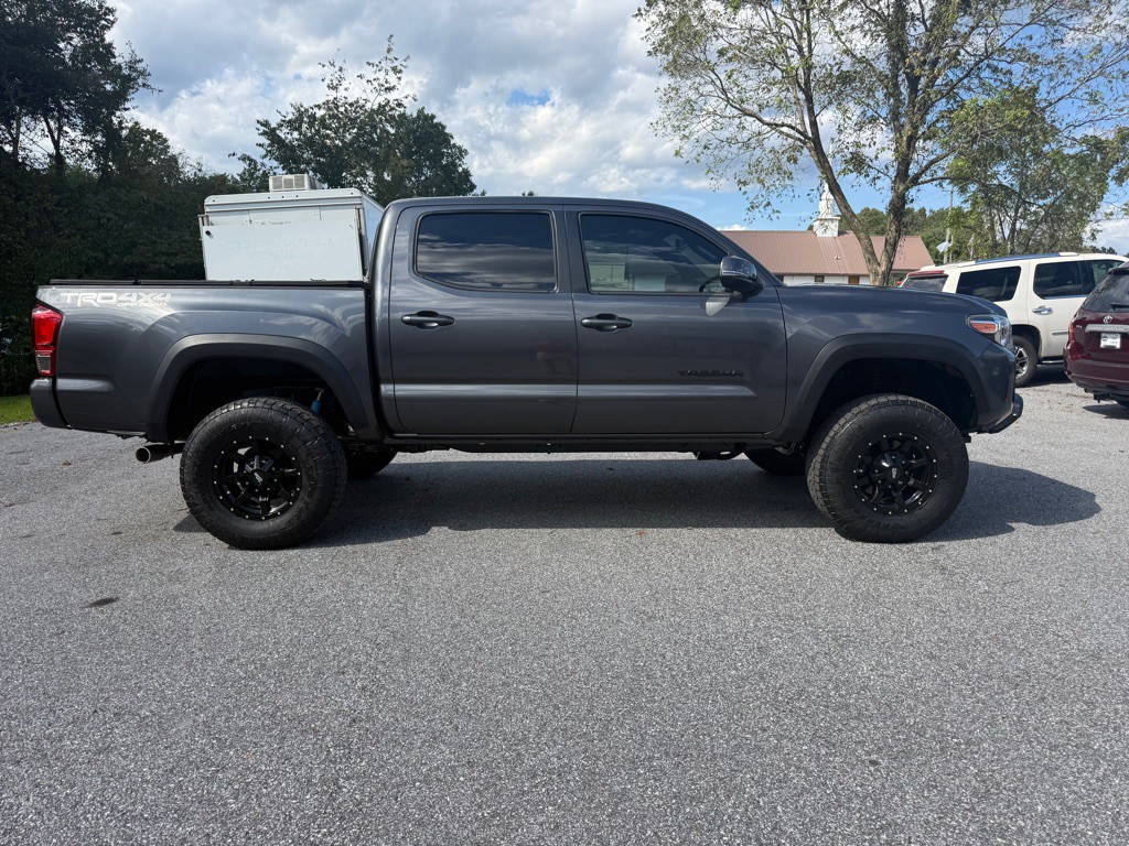 2016 Toyota Tacoma Image 4