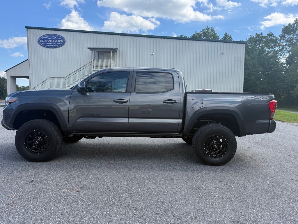 2016 Toyota Tacoma Image 10
