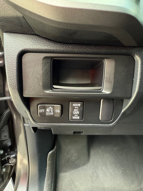 2016 Toyota Tacoma Image 16