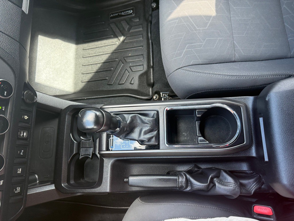 2016 Toyota Tacoma Image 23