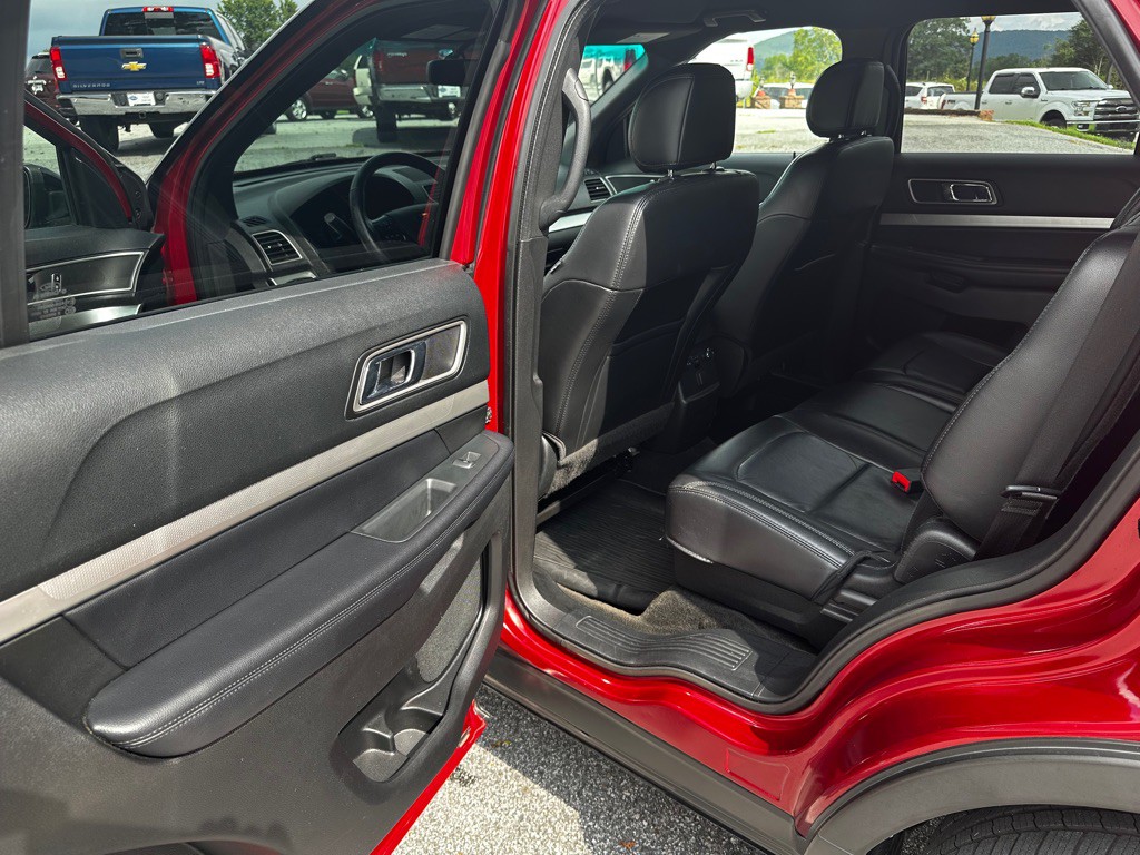 2017 Ford Explorer Image 10
