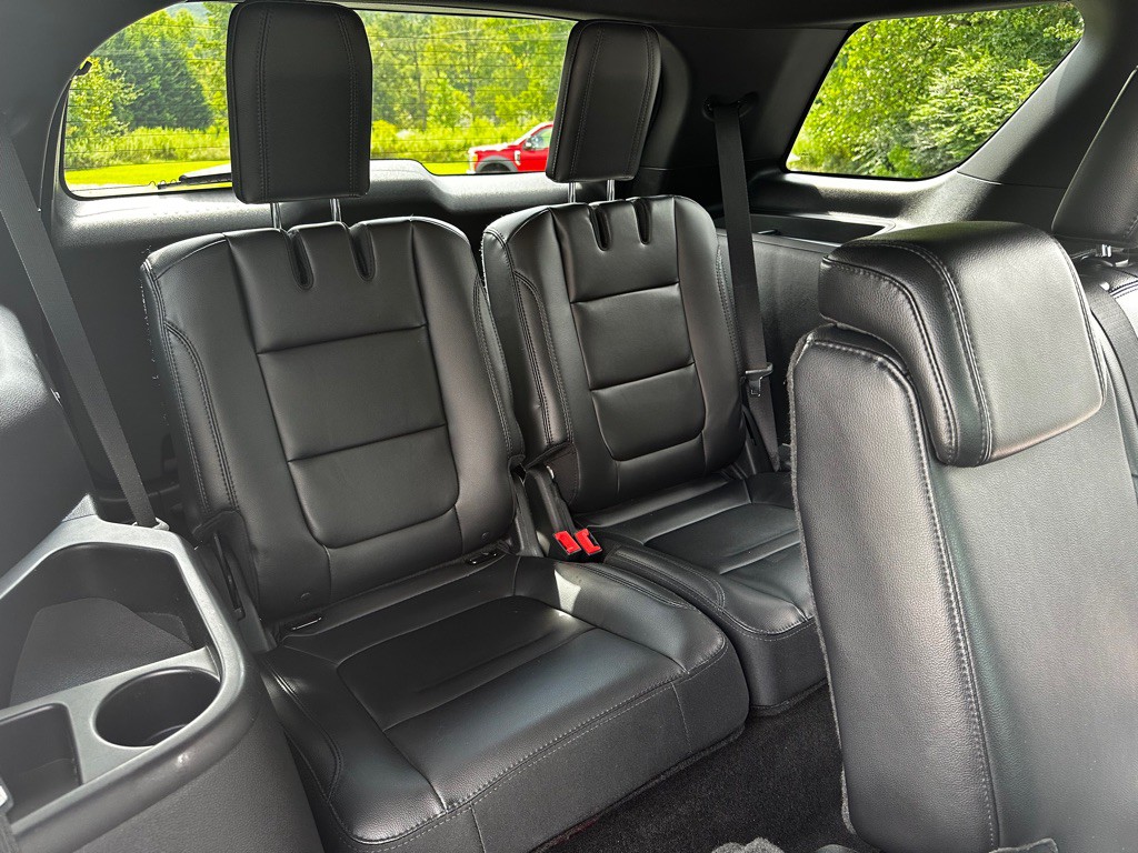 2017 Ford Explorer Image 13