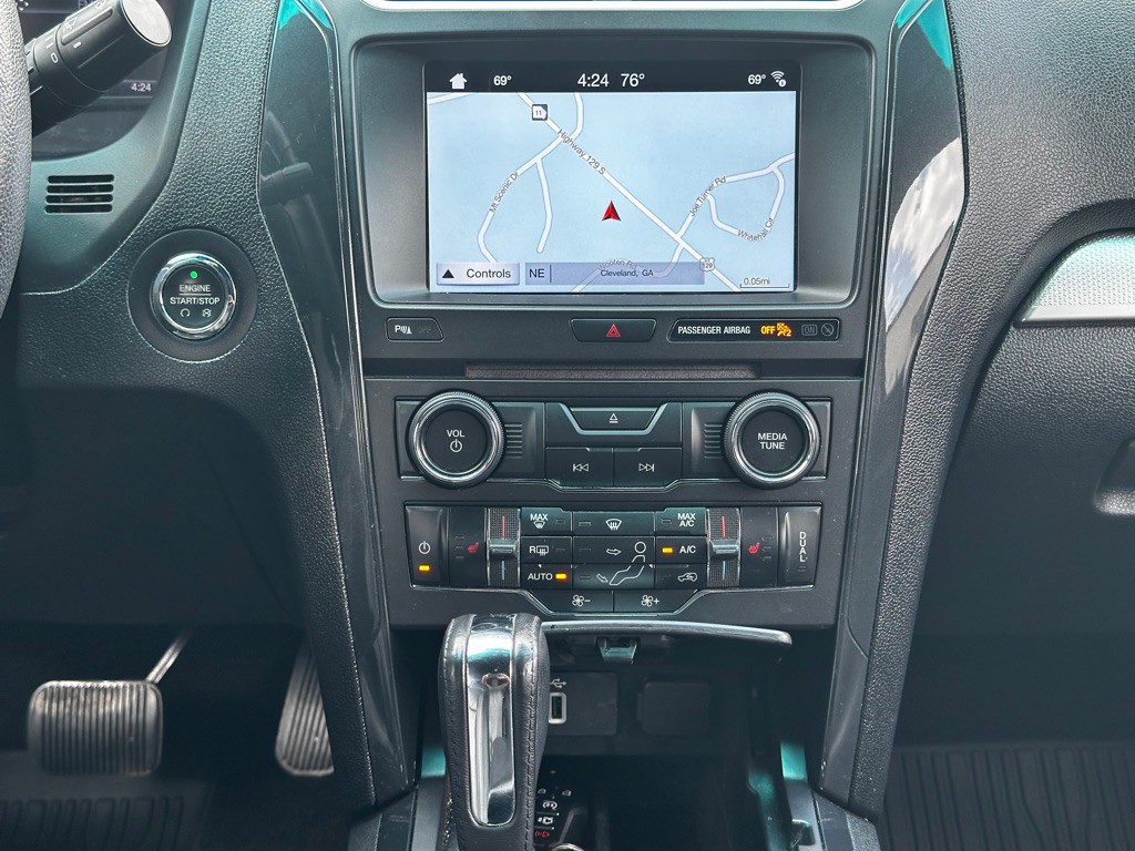 2017 Ford Explorer Image 16