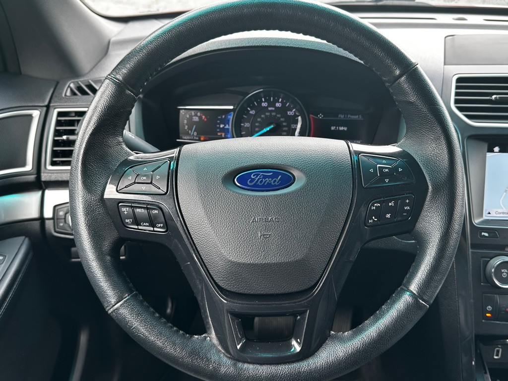 2017 Ford Explorer Image 17
