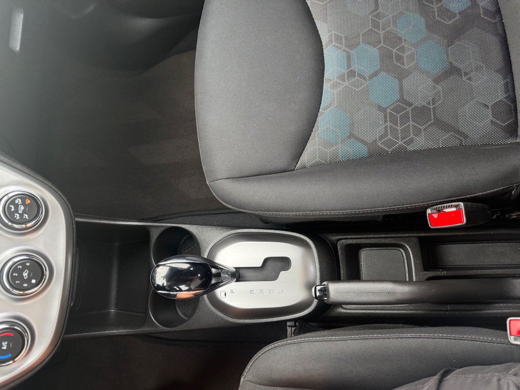 2016 Chevrolet Spark Image 15