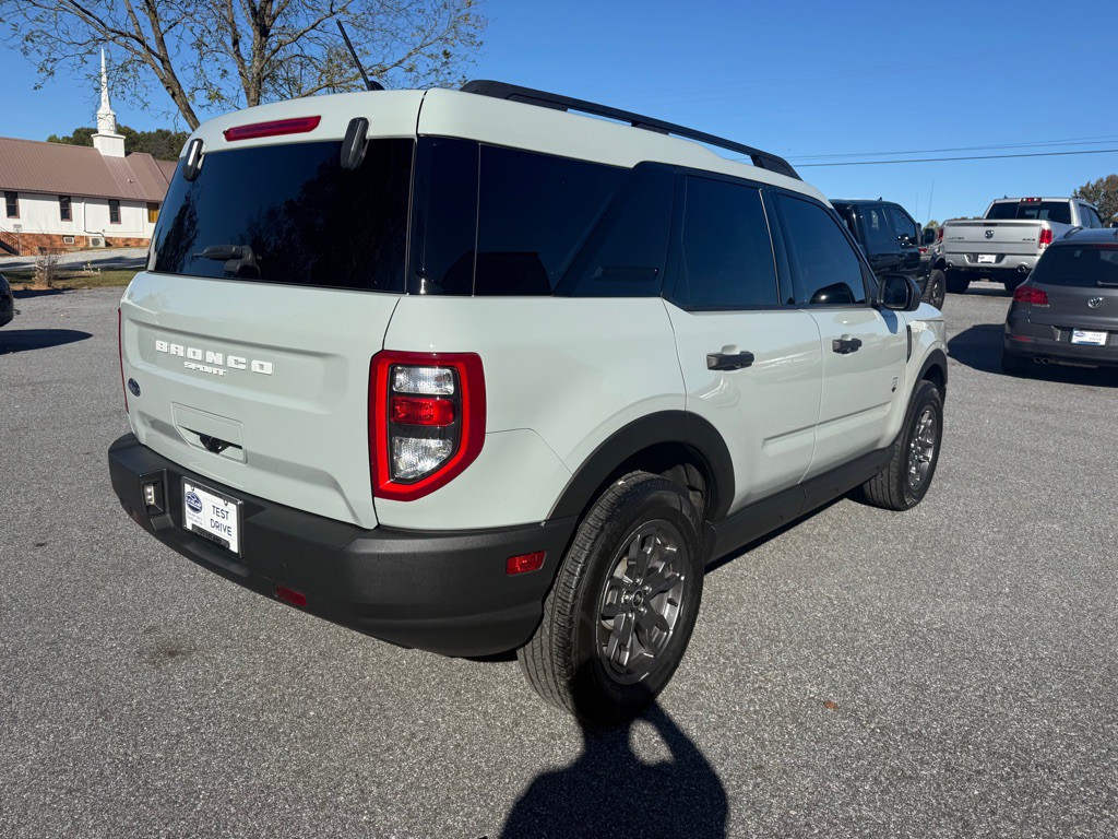 2021 Ford Bronco Image 3