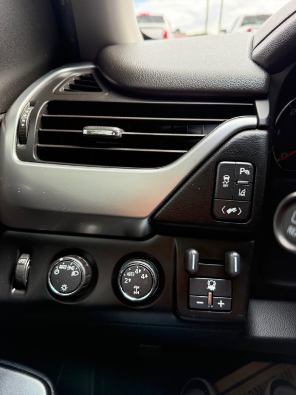 2015 Chevrolet Tahoe Image 14