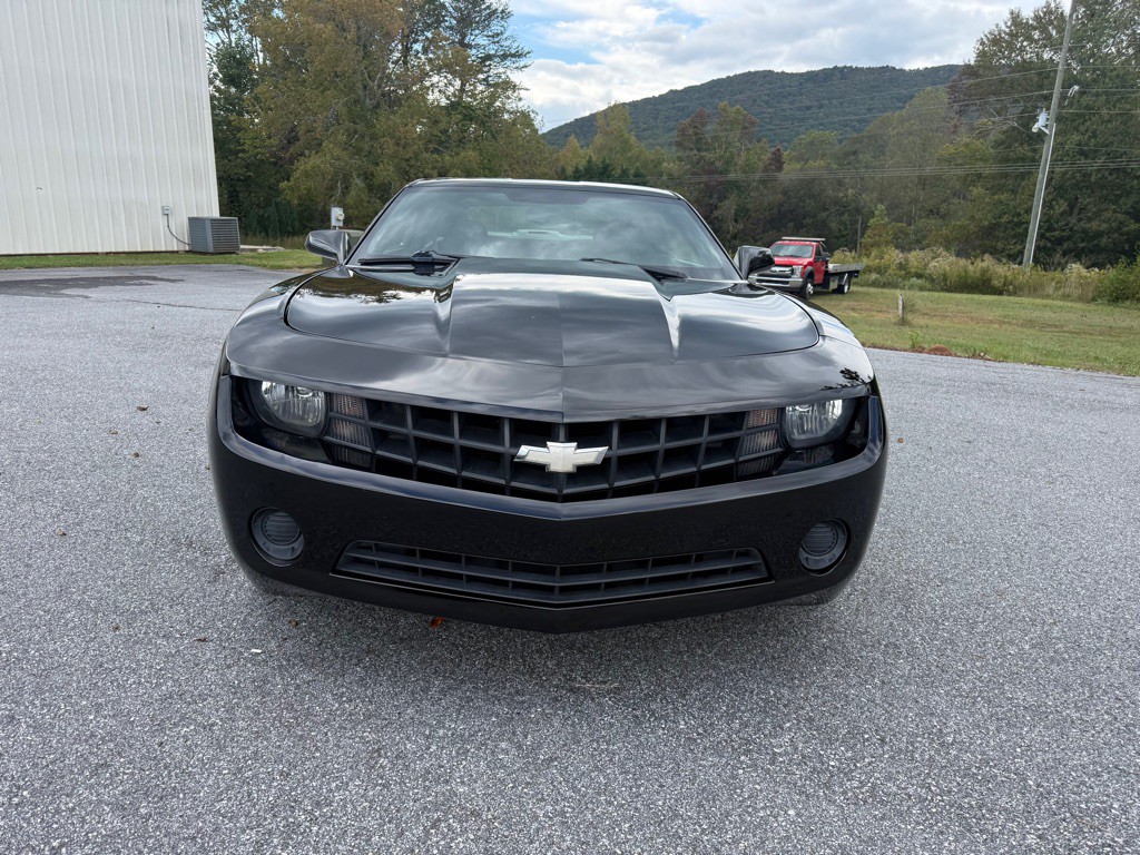 2011 Chevrolet Camaro Image 2