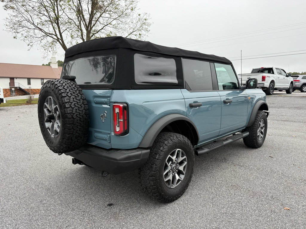 2022 Ford Bronco Image 6