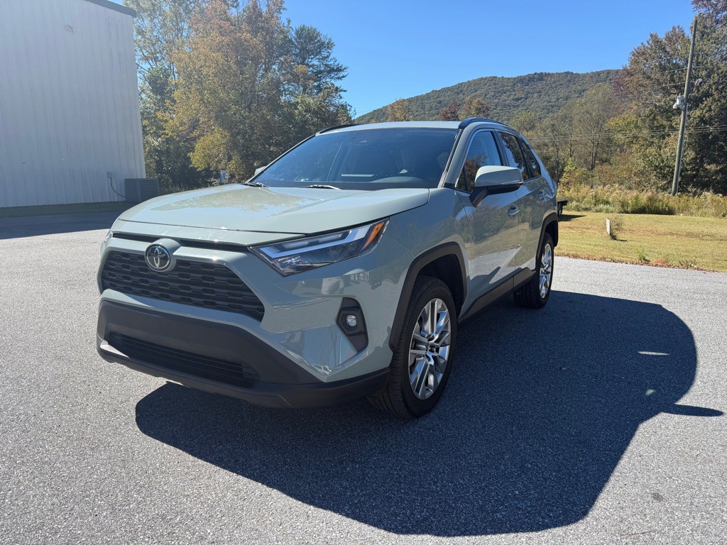 2022 Toyota Rav4 Image 2