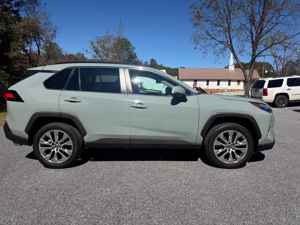 2022 Toyota Rav4 Image 4