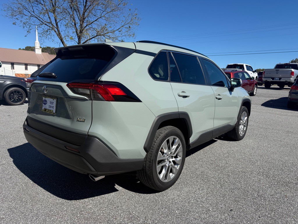 2022 Toyota Rav4 Image 5