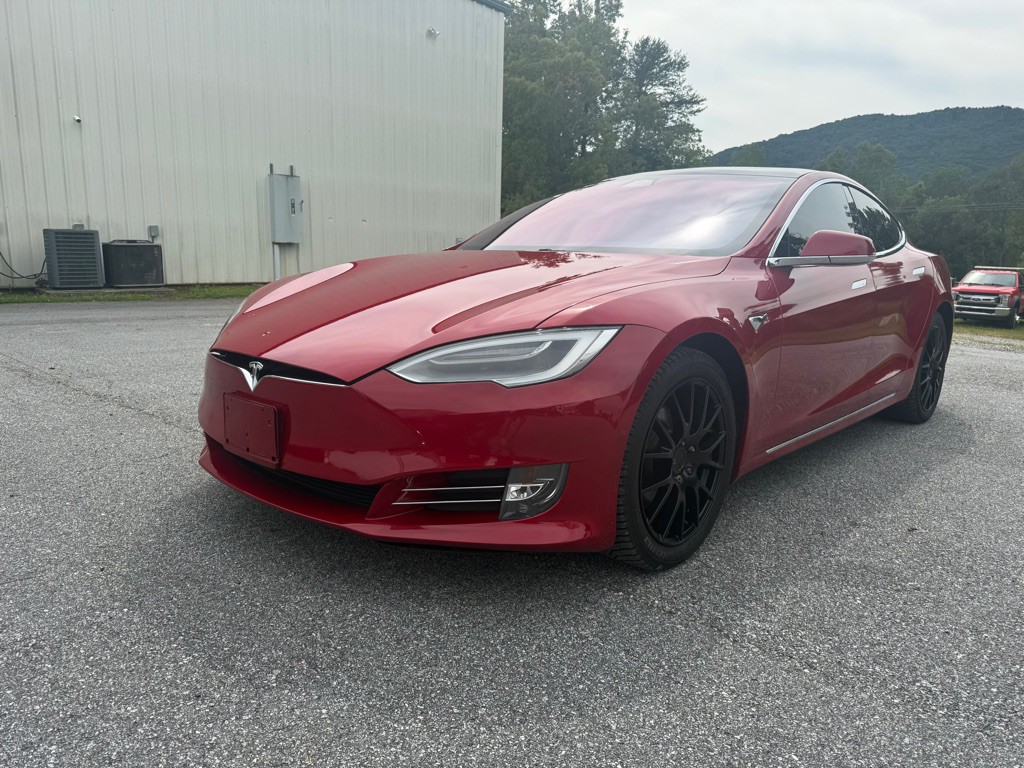 2020 Tesla Model S Image 2