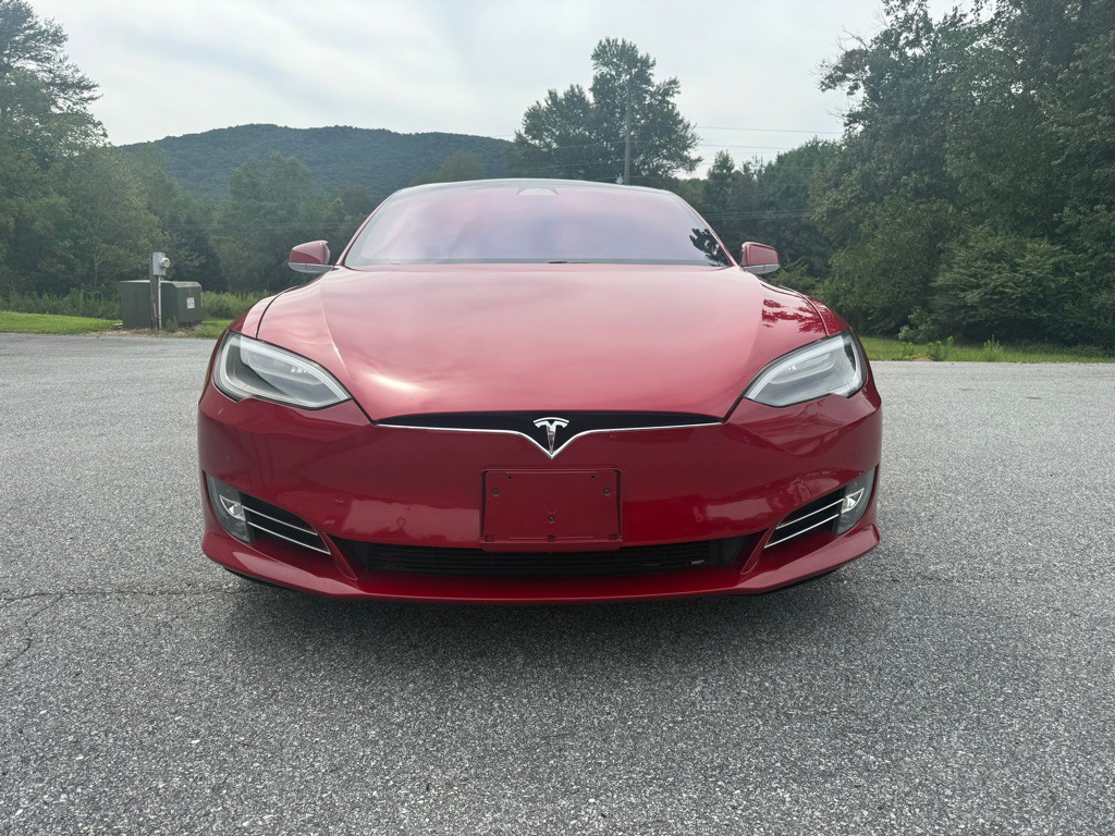 2020 Tesla Model S Image 3