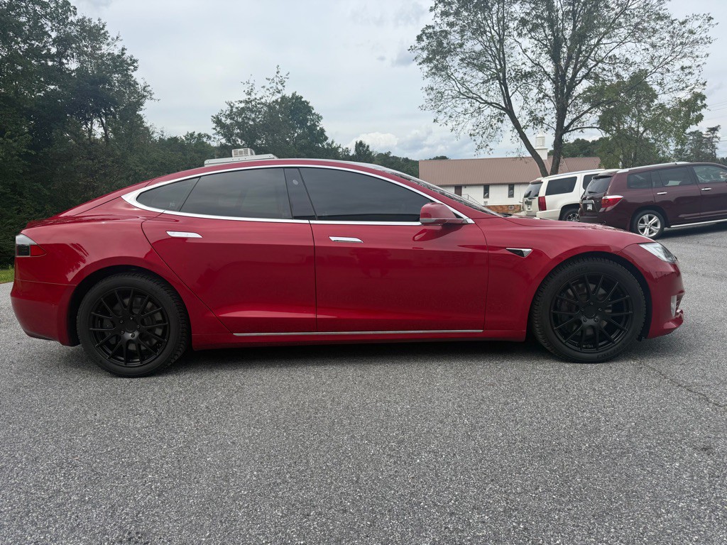 2020 Tesla Model S Image 4