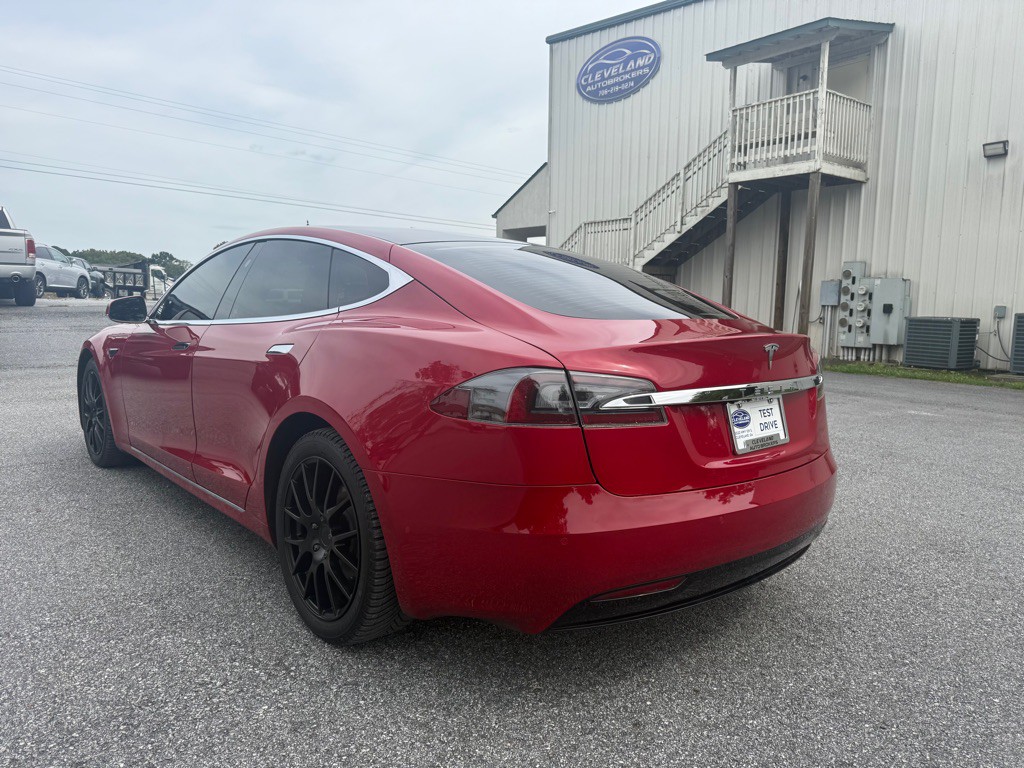 2020 Tesla Model S Image 7