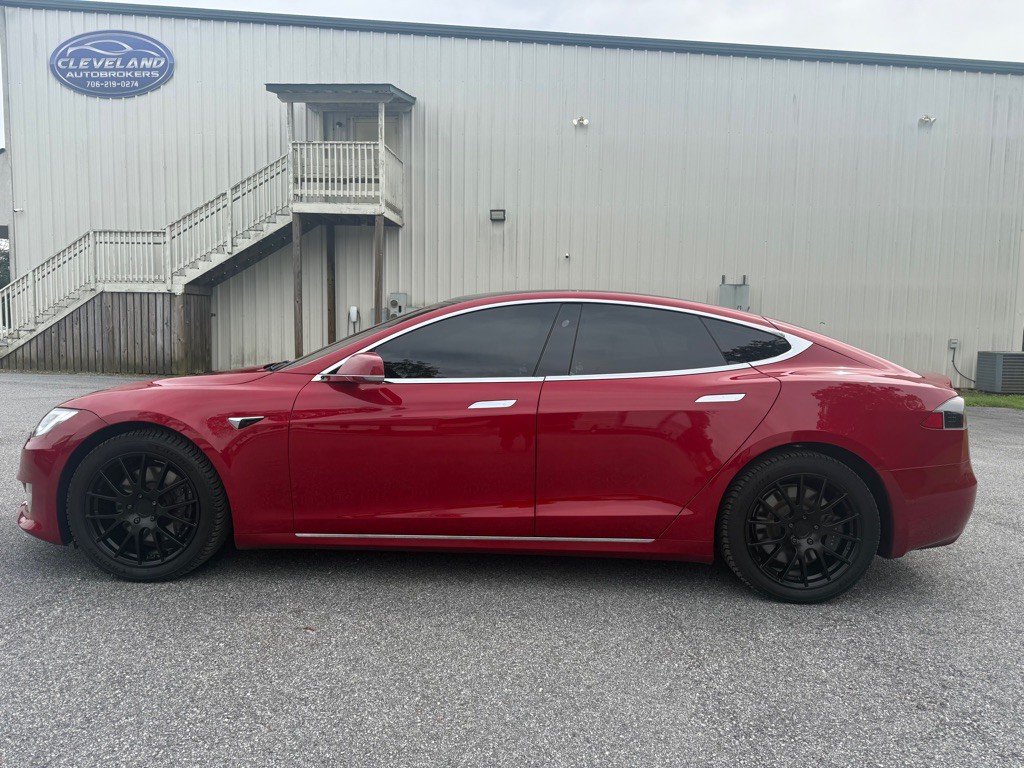 2020 Tesla Model S Image 8