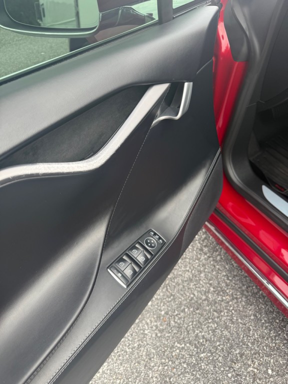 2020 Tesla Model S Image 11