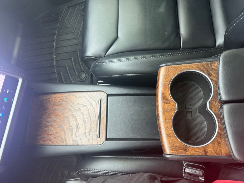 2020 Tesla Model S Image 17