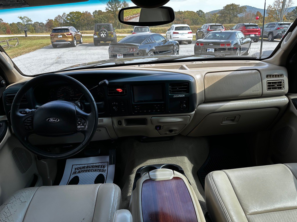 2005 Ford Excursion Image 12