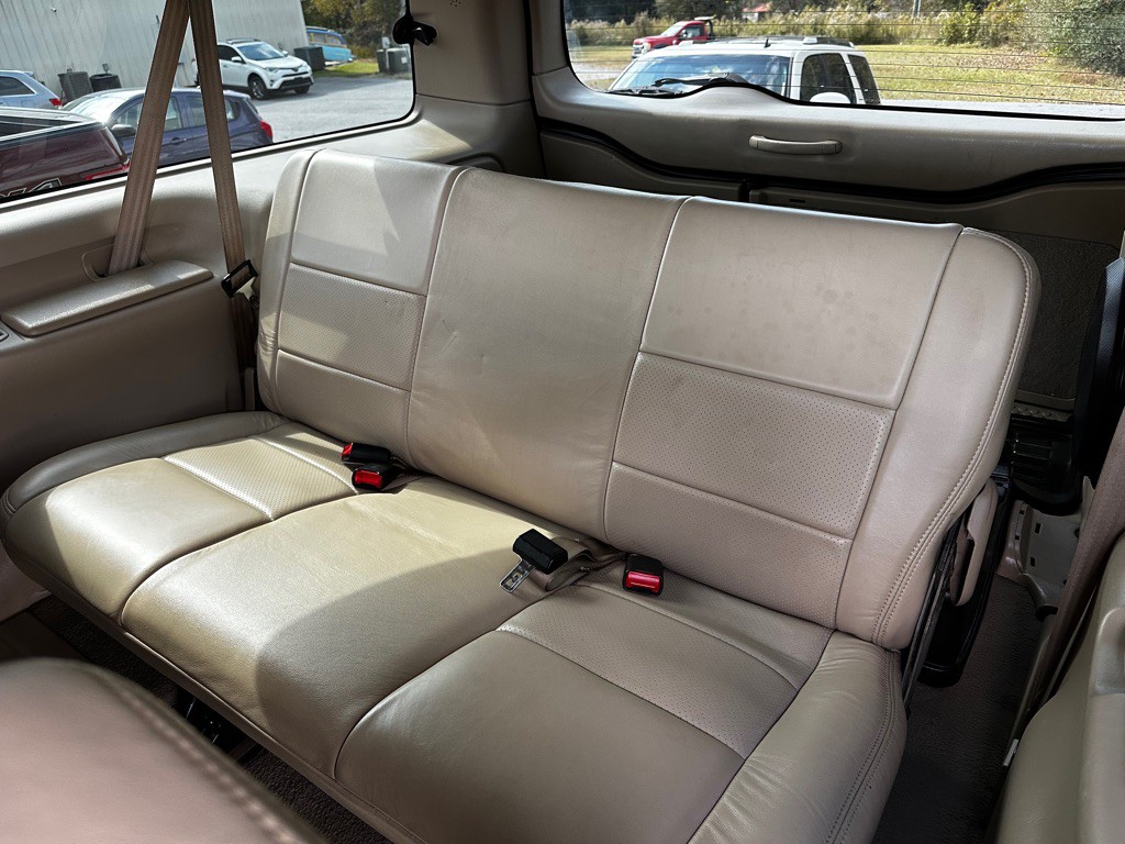 2005 Ford Excursion Image 15