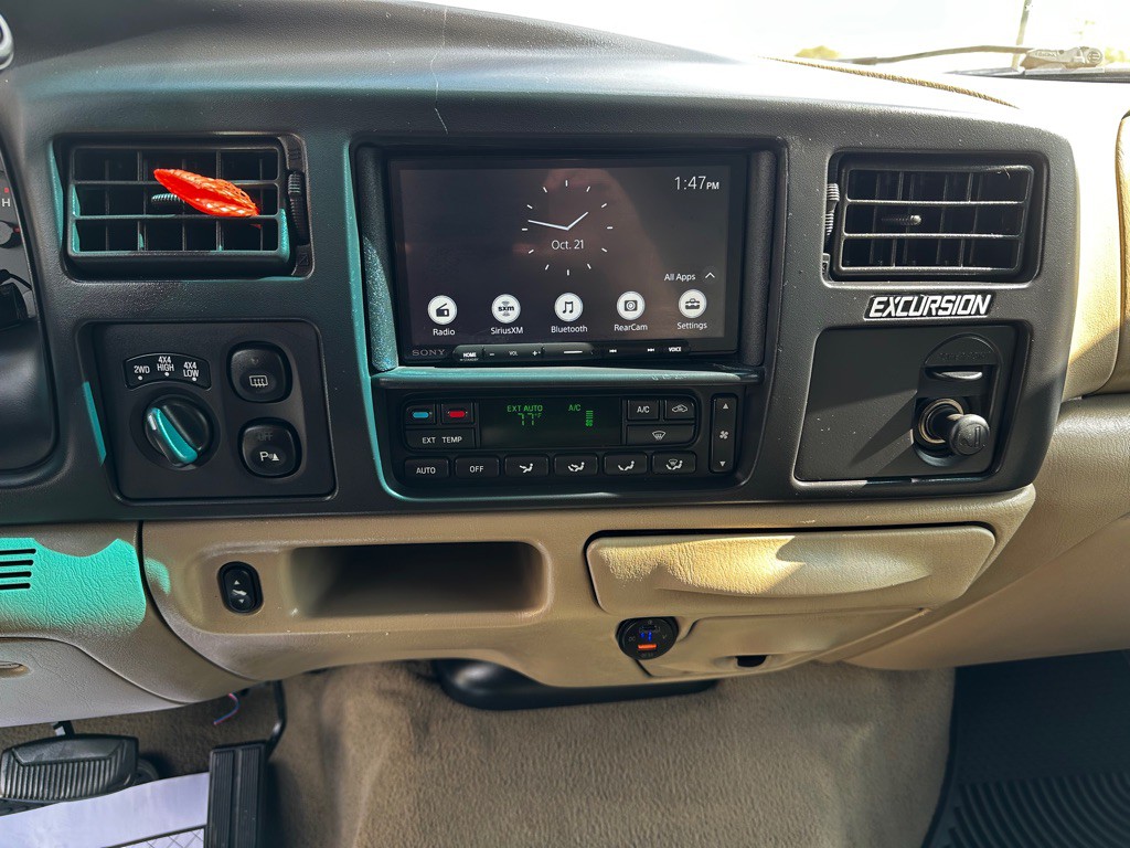 2005 Ford Excursion Image 20