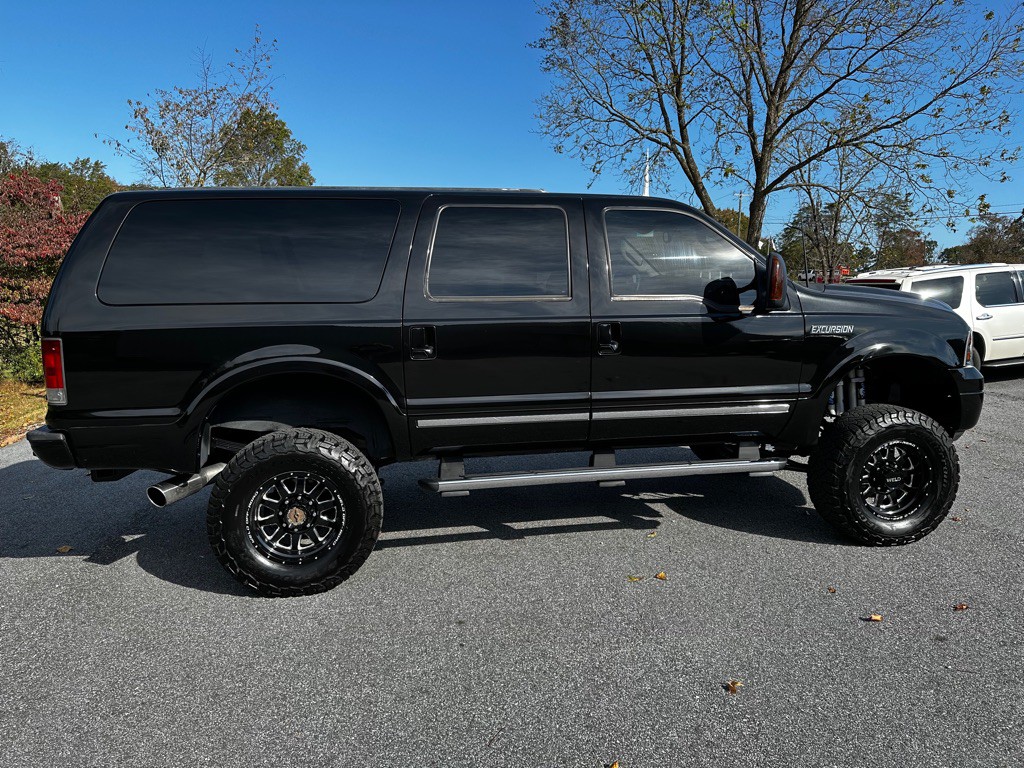 2005 Ford Excursion Image 3