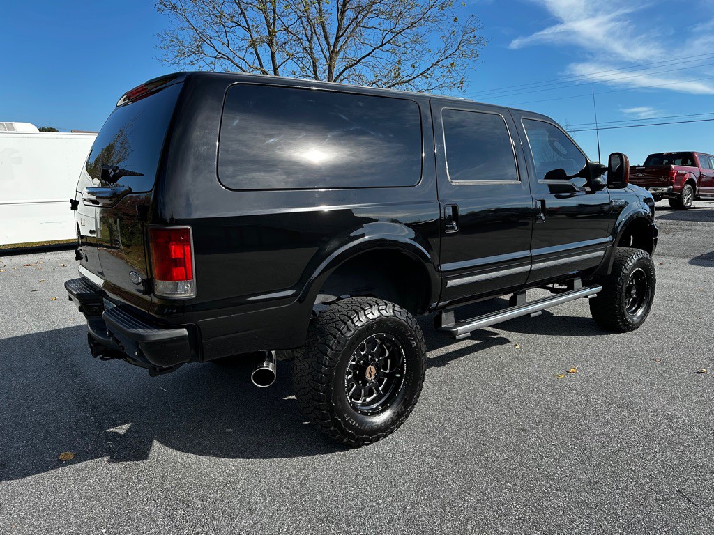 2005 Ford Excursion Image 4