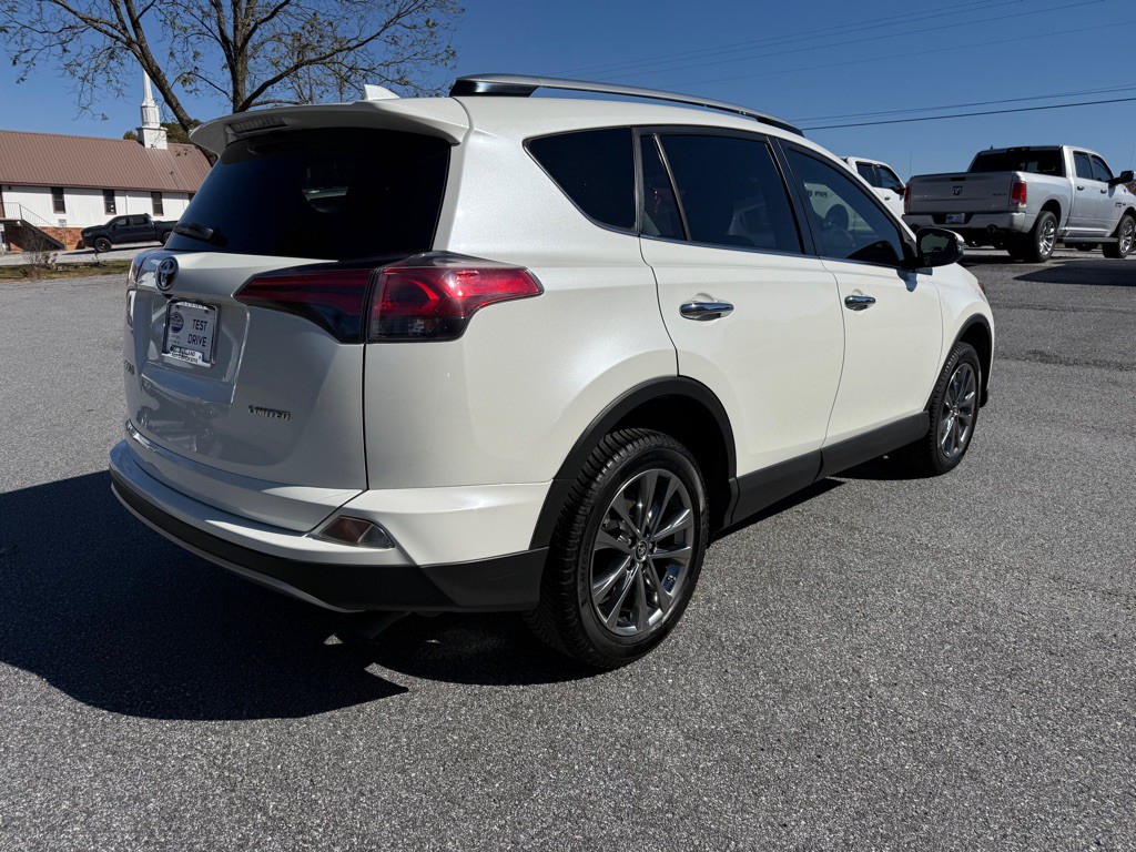 2018 Toyota Rav4 Image 3