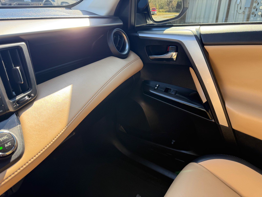 2018 Toyota Rav4 Image 15