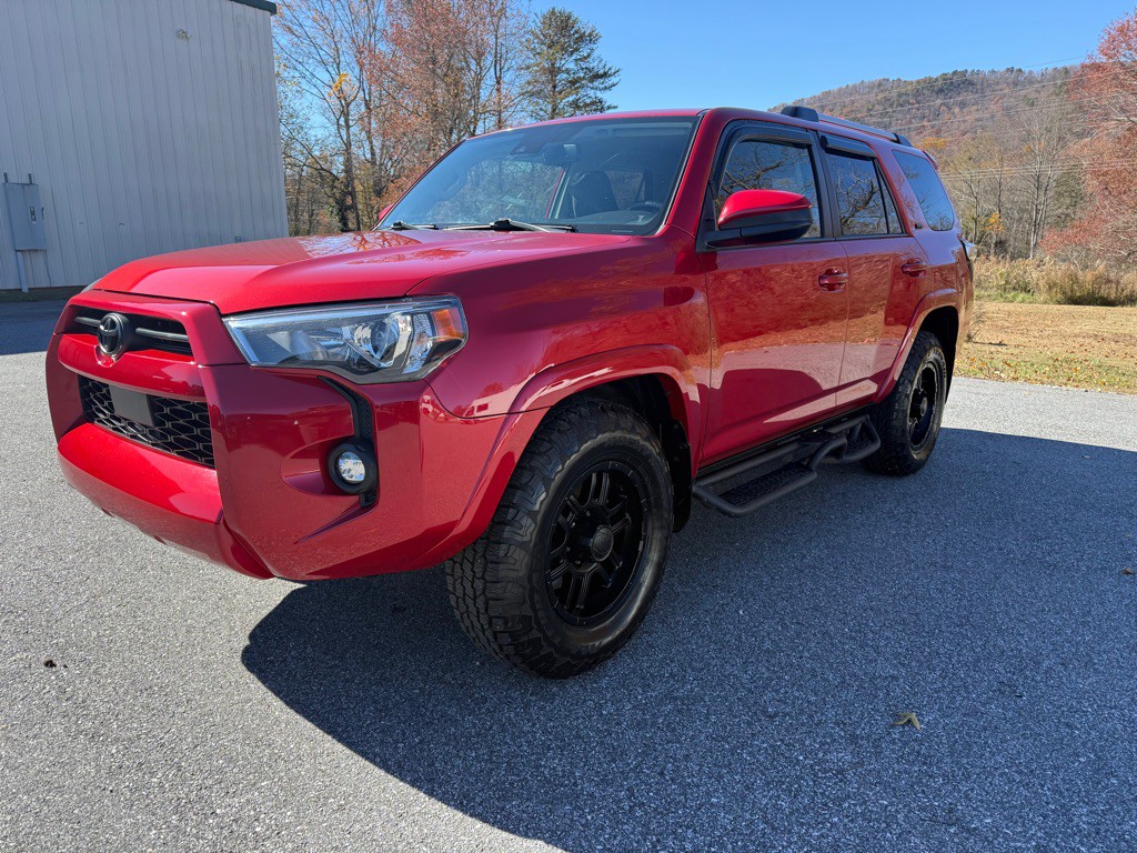 2022 Toyota 4Runner Image 2