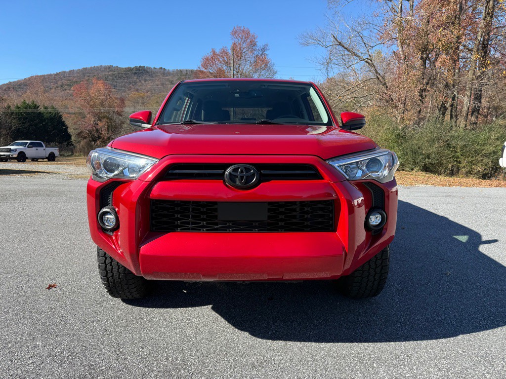 2022 Toyota 4Runner Image 3
