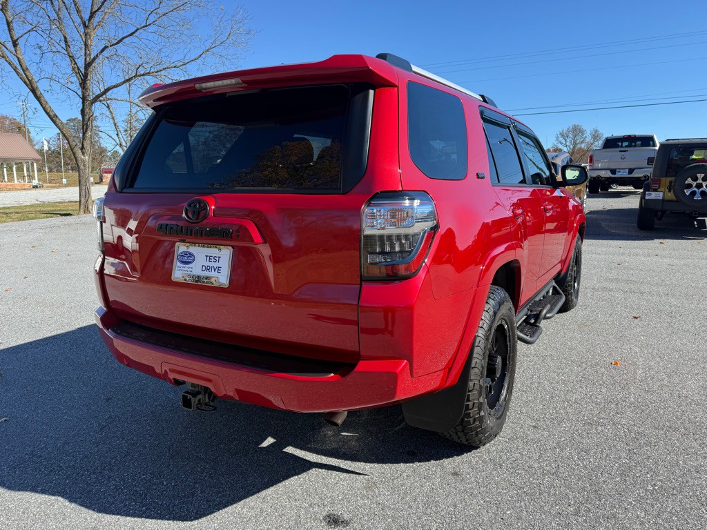 2022 Toyota 4Runner Image 5